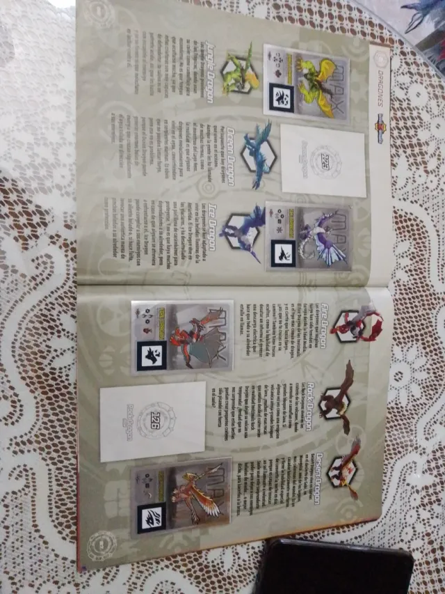 Album di figurine Invizimals