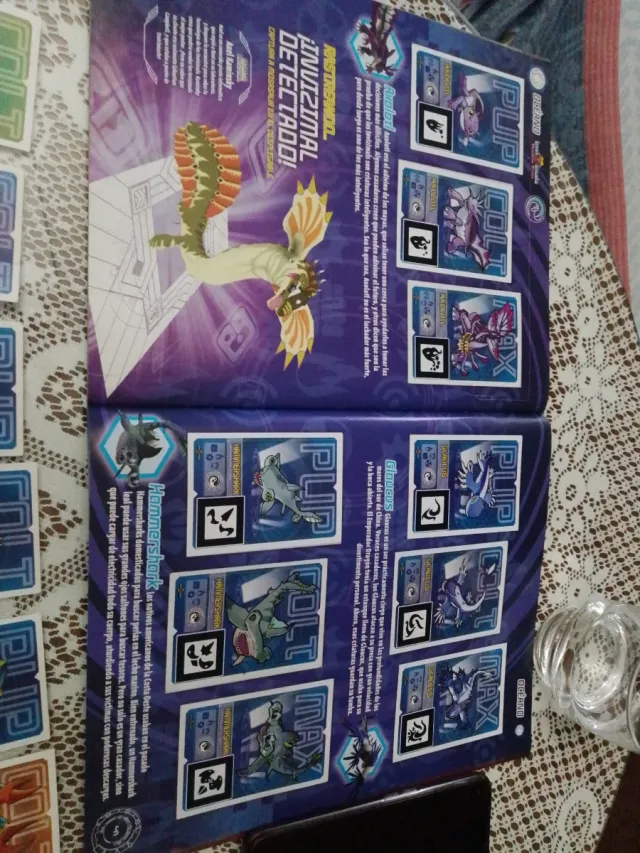 Album di figurine Invizimals