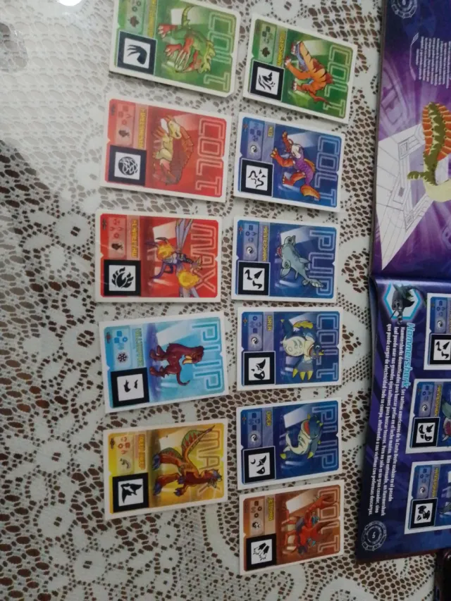 Album di figurine Invizimals