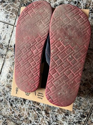 Chanclas Tommy Hilfiger Negras y Rojas