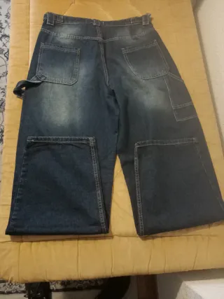 Pantalones vaqueros anchos