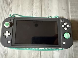 Nintendo Switch Lite Gris con Funda