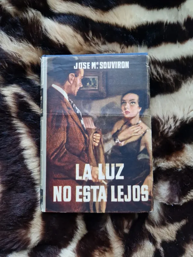 Libro vintage La luz no está lejos