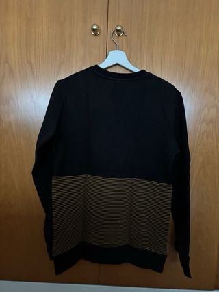 Sudadera Volcom Negra y Dorada
