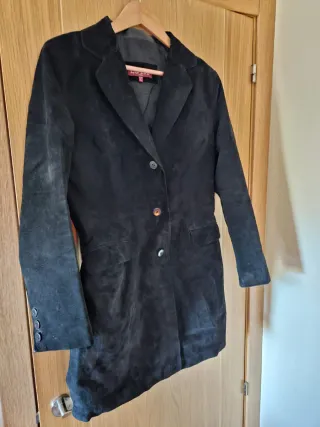 Chaqueta de piel negra