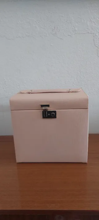 Joyero organizador rosa y gris