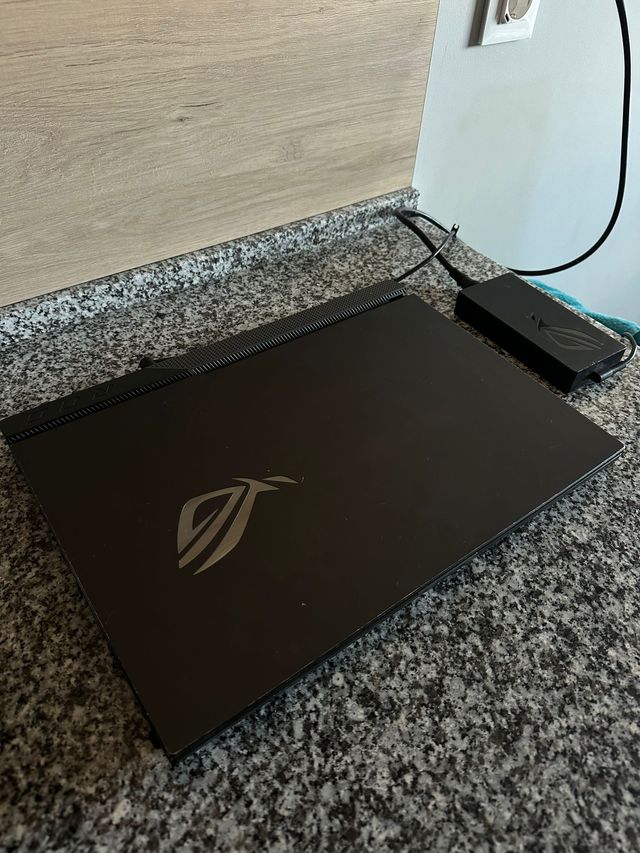 Portátil Asus ROG Strix G513IH