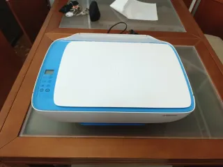 Impresora HP Azul y Blanca