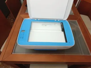 Impresora HP Azul y Blanca