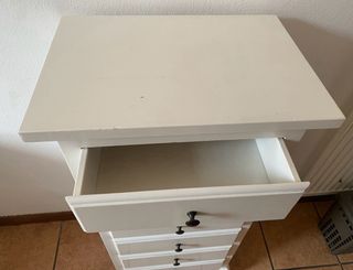 Cassettiera in legno bianca