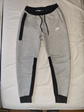 Conjunto Nike Tech Fleece Gris y Negro Talla M