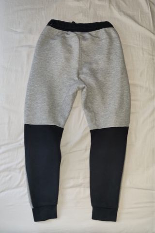 Conjunto Nike Tech Fleece Gris y Negro Talla M