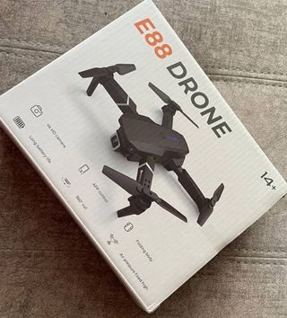 DRONE E88 4K HD Doble Cámara negro y gris