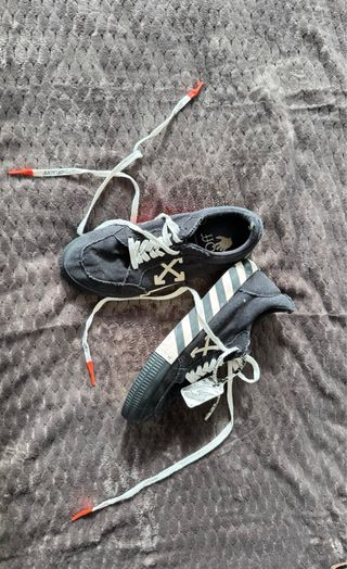 Zapatillas Off-White Negras y Blancas