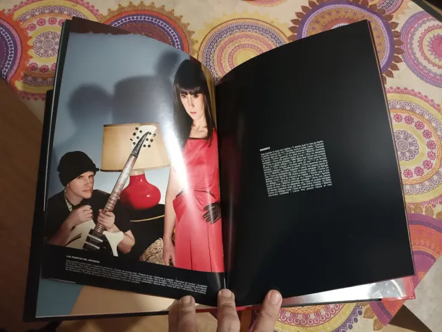 Amaral Doble CD-Libro Gato Negro, Dragón Rojo