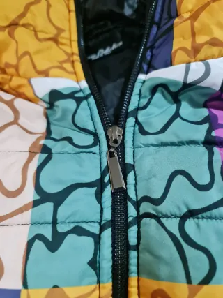 Chaleco largo con capucha multicolor