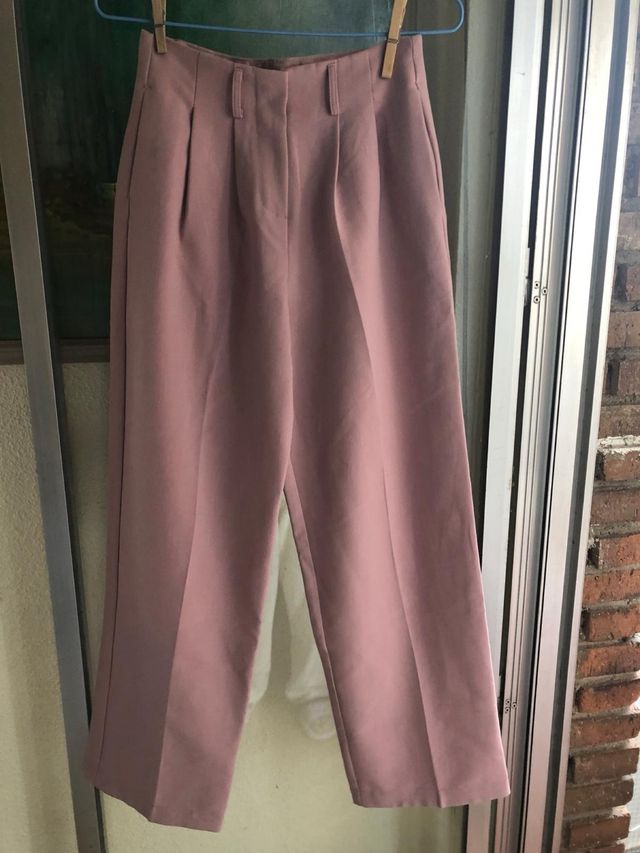 PANTALÓN ROSA DE TIRO ALTO