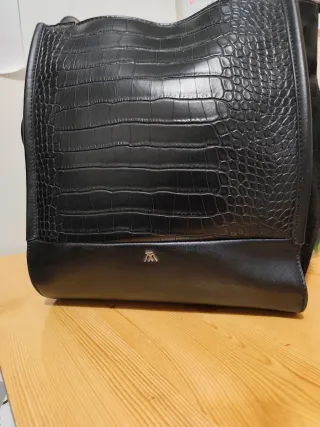 Bolso Negro Piel Cocodrilo y Terciopelo