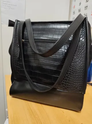 Bolso Negro Piel Cocodrilo y Terciopelo