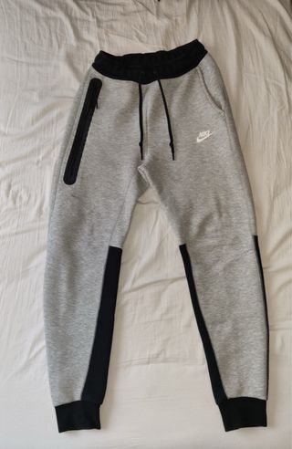 Conjunto Nike Tech Gris y Negro Talla XS