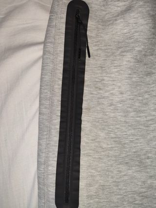 Conjunto Nike Tech Gris y Negro Talla XS