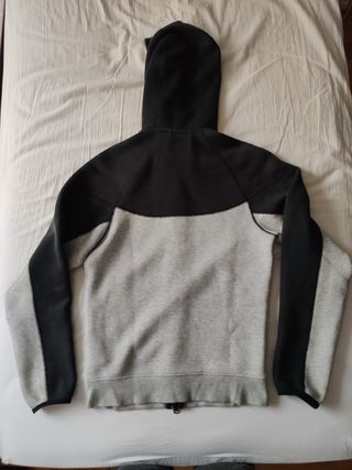 Conjunto Nike Tech Gris y Negro Talla XS