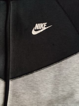 Conjunto Nike Tech Gris y Negro Talla XS