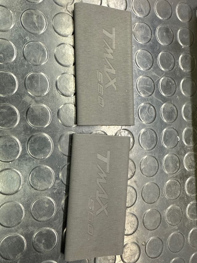 Protectores Puño Tmax 560