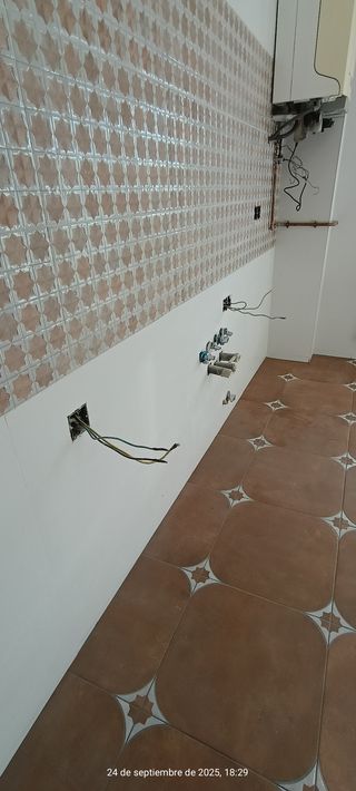 Reformas: Baño, Cocina, Electricidad y Suelos