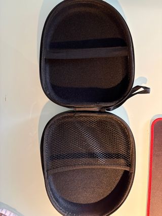 Custodia per cuffie e cavi