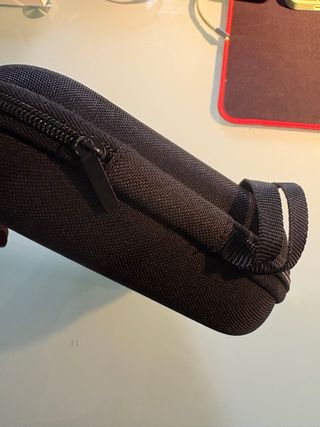 Custodia per cuffie e cavi