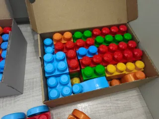 Juguetes de construcción mas de 100 piezas