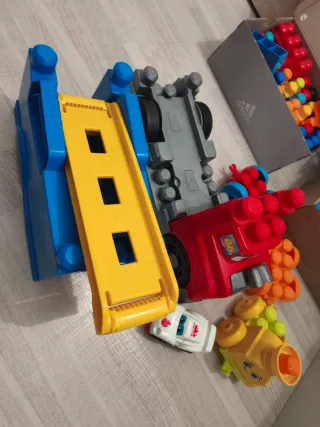 Juguetes de construcción mas de 100 piezas