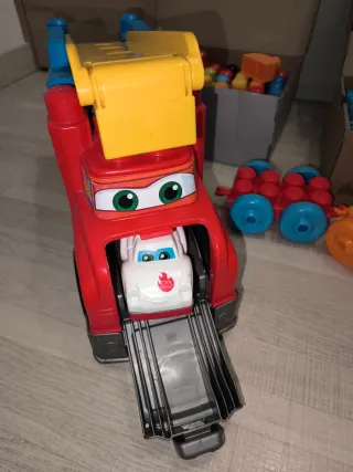 Juguetes de construcción mas de 100 piezas