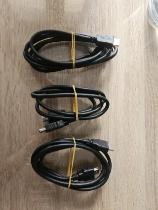 3 CAVI HDMI IN PERFETTE CONDIZIONI.