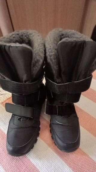 Botas de nieve negras con forro