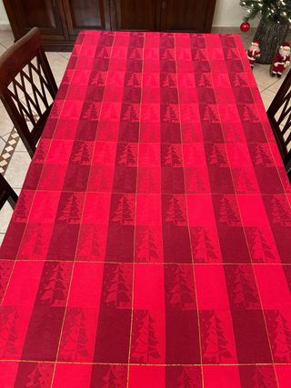 Tovaglia natalizia rossa con alberi