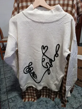 Jersey blanco con dibujo negro