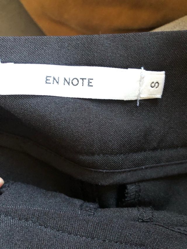 PANTALÓN NEGRO TIRO ALTO XS