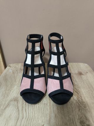 SIN ESTRENAR Sandalias de tacón