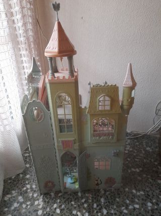 Castello giocattolo rosa e verde Barbie con accessori