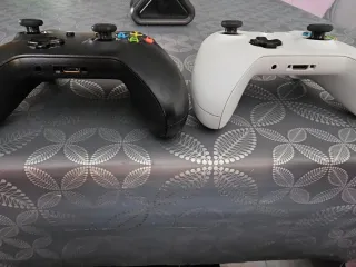 Mandos Xbox Negro y Blanco