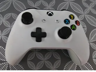 Mandos Xbox Negro y Blanco