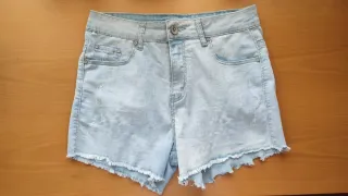 Vaqueros cortos con lentejuelas.