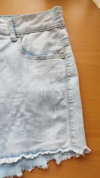 Vaqueros cortos con lentejuelas.