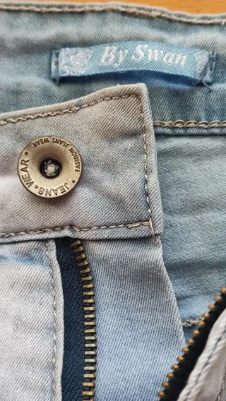 Vaqueros cortos con lentejuelas.