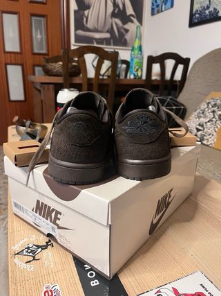 Air Jordan 1 x Travis Scott Retro OG Velvet Brown