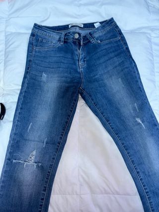 Vaqueros desgastados azules LOS TRES A 15€