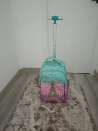Mochila con ruedas y diseño Torre Eiffel
