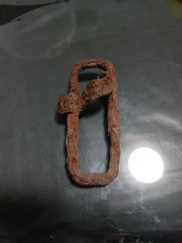 Enganche romano oxidado